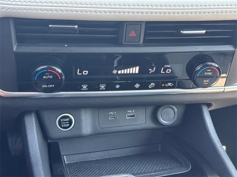 Certified 2023 Nissan Rogue SV image 31
