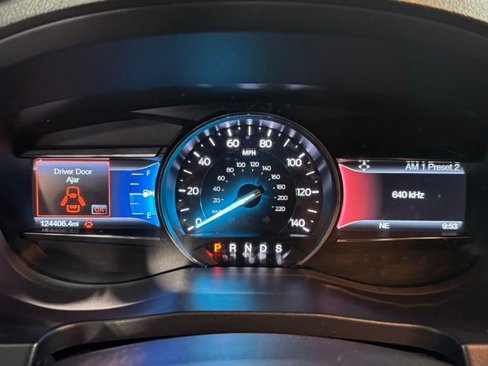 Used 2017 Ford Explorer Limited image 15
