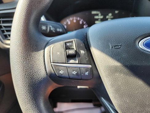 Used 2020 Ford Escape SE image 18