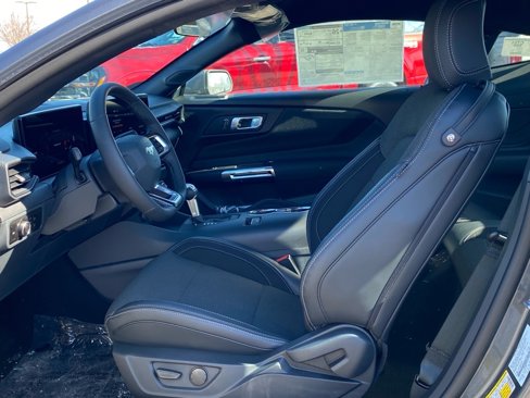 New 2025 Ford Mustang Coupe image 5