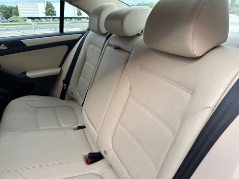 Used 2012 Volkswagen Jetta SE image 14