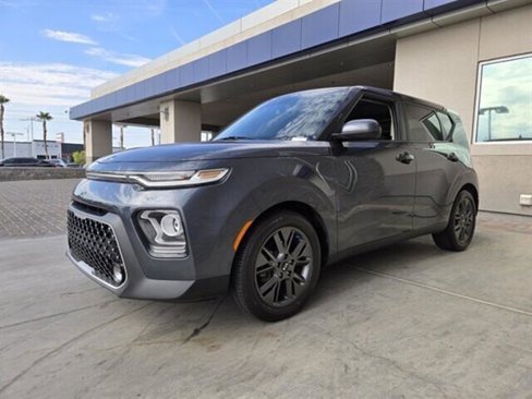 Used 2020 Kia Soul EX image 2
