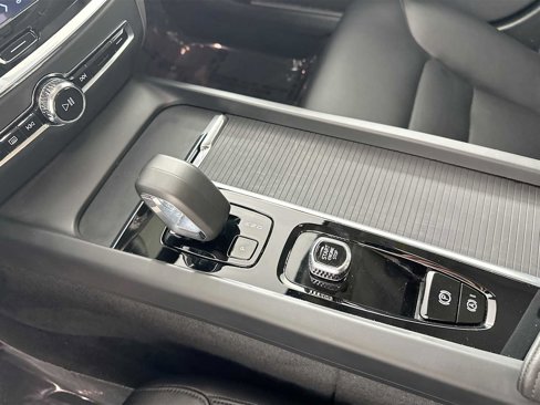 Certified 2025 Volvo S60 B5 Core image 15