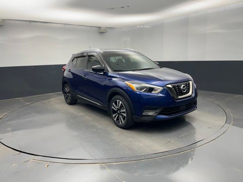 Used 2020 Nissan Kicks SR image 2