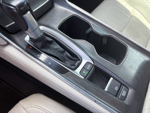 Certified 2018 Honda Accord Touring image 18