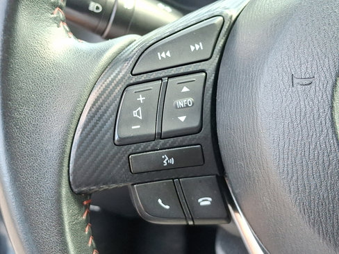 Used 2015 MAZDA MAZDA3 i Touring w/ Technology Package image 22