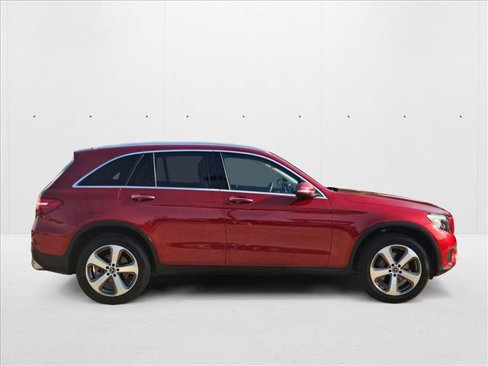 Used 2017 Mercedes-Benz GLC 300 4MATIC image 4
