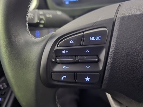 Certified 2023 Hyundai Venue SEL image 16