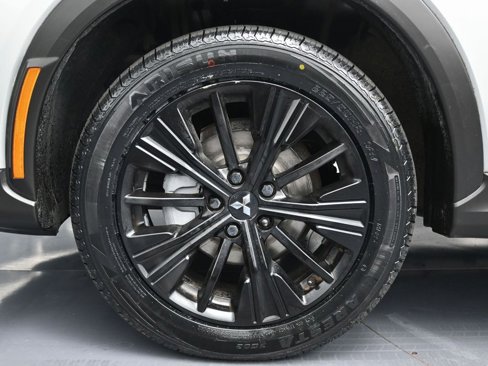 Used 2022 Mitsubishi Eclipse Cross LE image 9