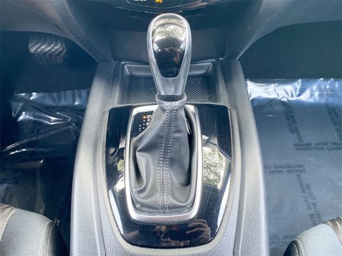 Used 2017 Nissan Rogue SV w/ Midnight Edition Package image 15