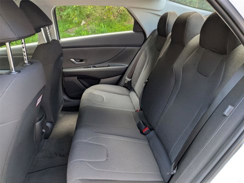 New 2025 Hyundai Elantra SE image 27