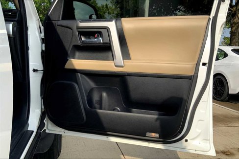 Used 2014 Toyota 4Runner SR5 image 21