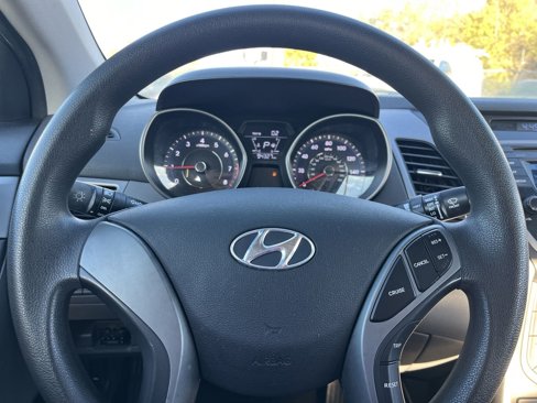 Used 2016 Hyundai Elantra SE image 15