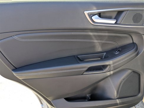 Used 2024 Ford Edge Titanium image 27