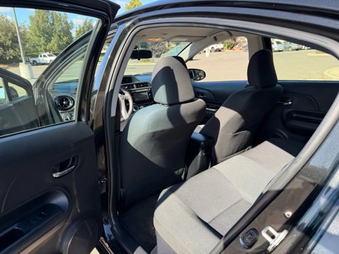 Used 2016 Toyota Prius C One image 8