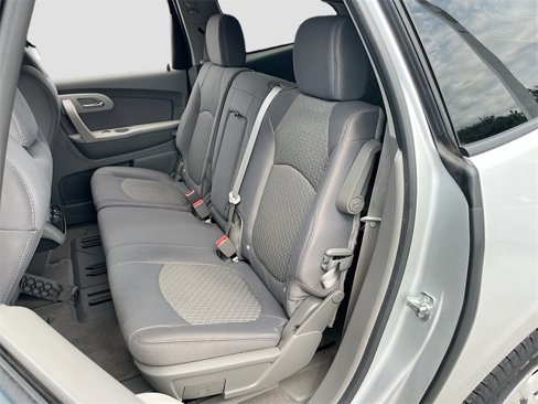 Used 2011 Chevrolet Traverse LS image 21