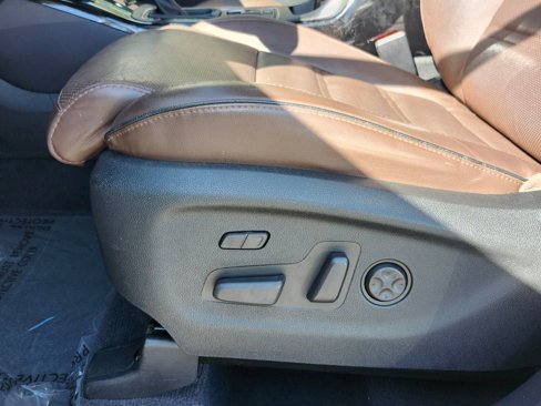Used 2019 Kia Sorento SX image 6