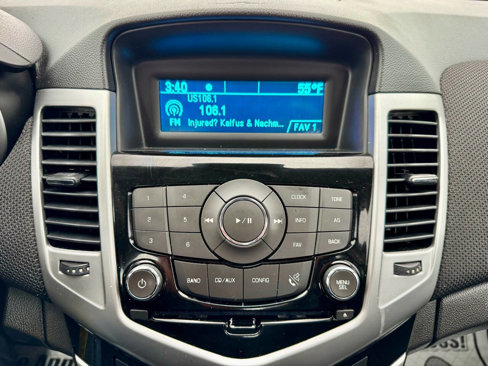 Used 2013 Chevrolet Cruze LT image 19