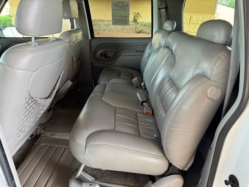 Used 1999 Chevrolet Suburban 2WD w/ Preferred Equipment Group 3 image 19