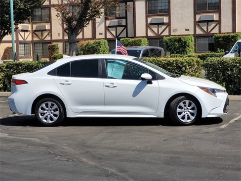 Used 2023 Toyota Corolla LE w/ Carpet Mat Package (TMS) image 4