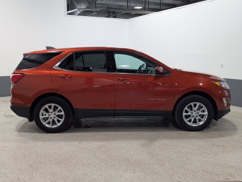 Used 2020 Chevrolet Equinox LT image 2