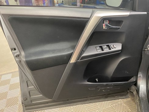 Used 2015 Toyota RAV4 XLE image 19