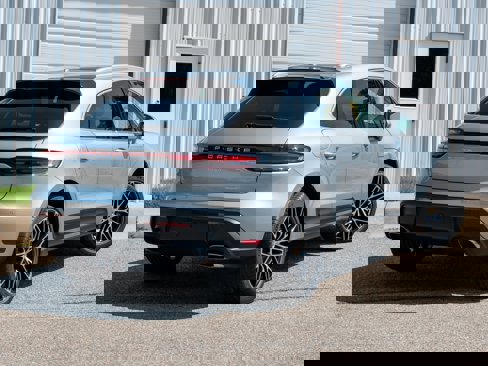 New 2025 Porsche Macan image 7