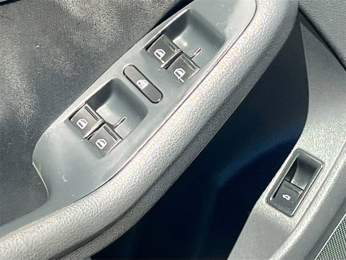 Used 2016 Volkswagen Jetta S image 16