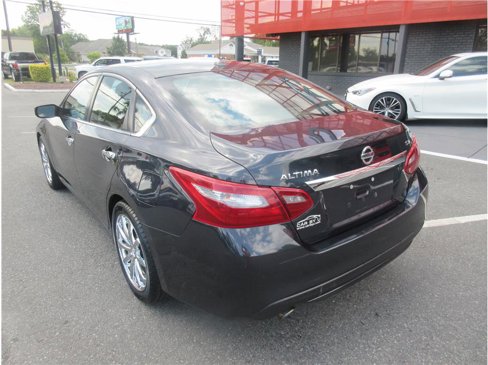 Used 2018 Nissan Altima 2.5 SV image 3