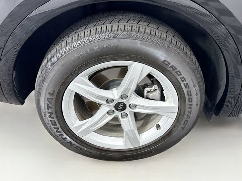 Used 2023 Audi Q5 2.0T Premium w/ Convenience Package image 31