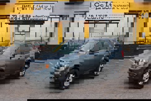 Used 2010 Ford Escape XLS image 1