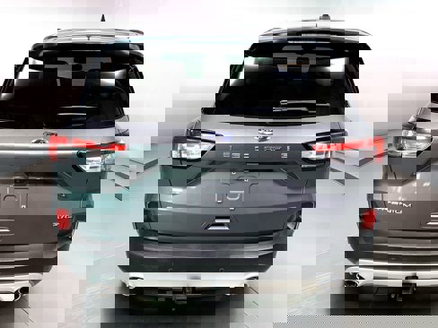 Used 2022 Ford Escape Titanium w/ Class II Trailer Tow Package image 39