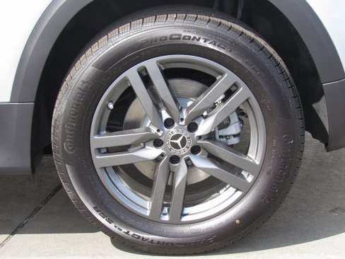 New 2025 Mercedes-Benz GLB 250 4MATIC image 38