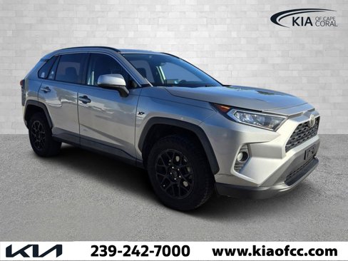 Used 2019 Toyota RAV4 XLE image 1
