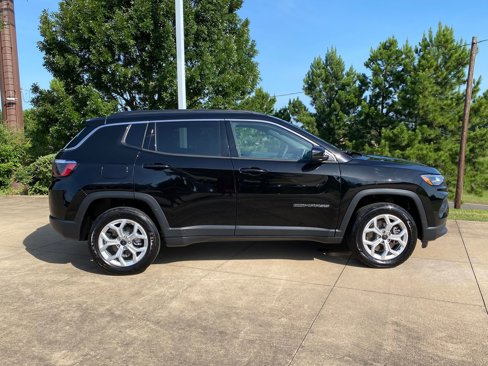 Used 2025 Jeep Compass Latitude image 7