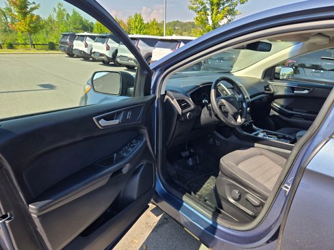 Used 2019 Ford Edge SE image 22