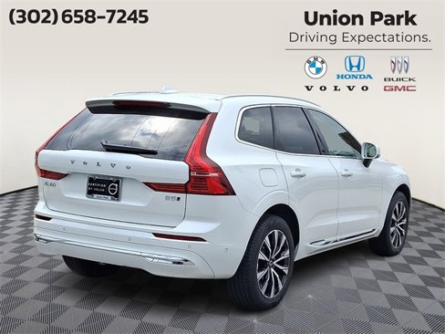 Used 2023 Volvo XC60 B5 Plus image 4
