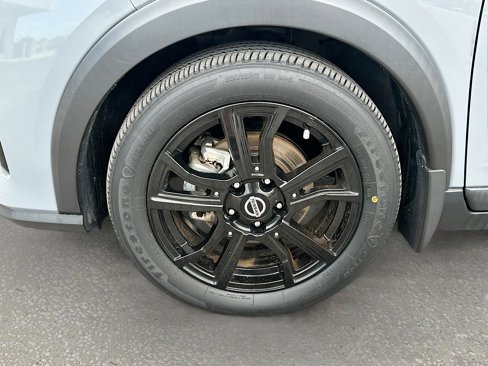 Used 2021 Nissan Kicks SV image 27