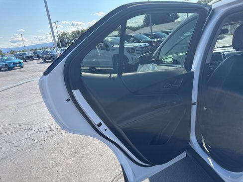 Used 2023 Chevrolet Equinox Premier image 25