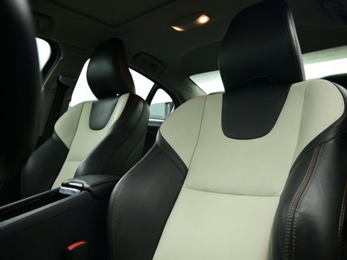 Used 2016 Volvo S60 T5 Cross Country Platinum image 19