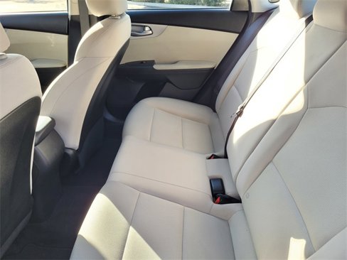 Used 2023 Kia Forte LXS w/ LXS Technology Package image 8