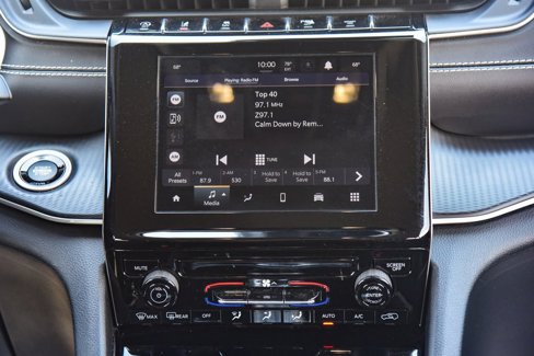 Certified 2023 Jeep Grand Cherokee Laredo image 22