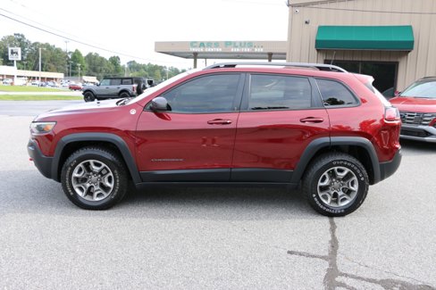 Used 2019 Jeep Cherokee Trailhawk image 2