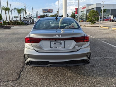Used 2023 Kia Forte LXS image 6