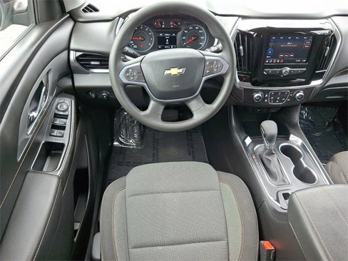 Used 2021 Chevrolet Traverse LS image 12