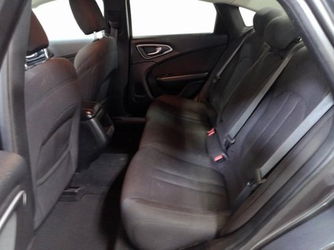 Used 2015 Chrysler 200 Limited w/ Convenience Group image 16