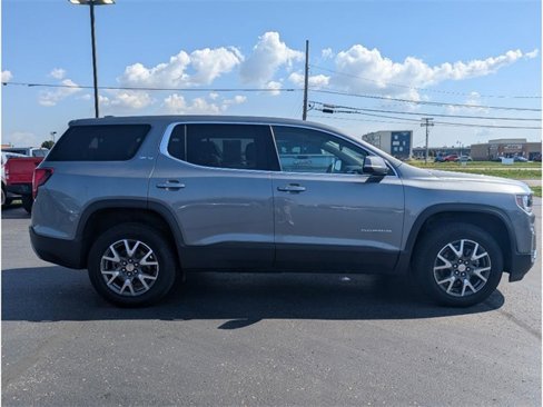 Used 2022 GMC Acadia SLE image 8