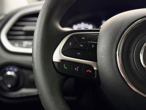 Used 2020 Jeep Renegade Sport w/ Sport Appearance Group image 17