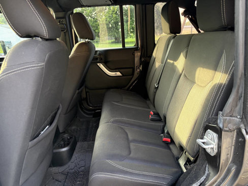 Used 2017 Jeep Wrangler Unlimited Sahara w/ Dual Top Group image 21