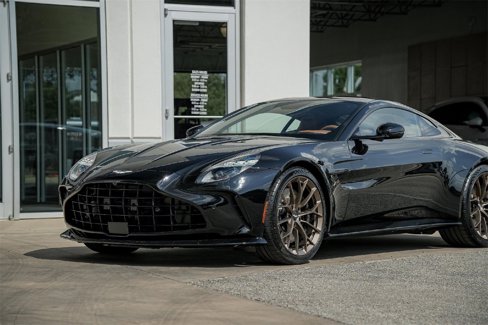 New 2025 Aston Martin V8 Vantage Coupe image 9